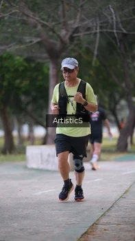 Runner Photo 4323500