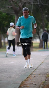 Runner Photo 4323504