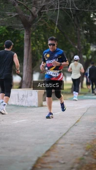 Runner Photo 4323505