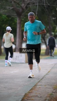 Runner Photo 4323506