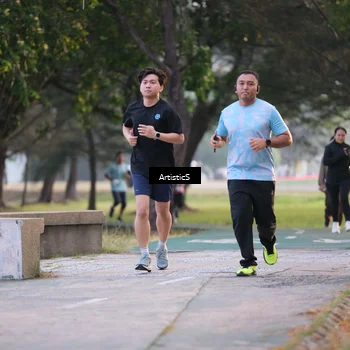 Runner Photo 4323513