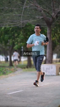 Runner Photo 4323528