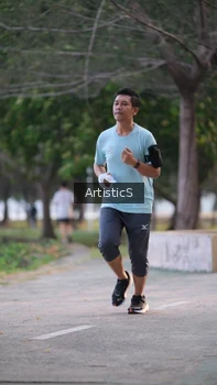 Runner Photo 4323529
