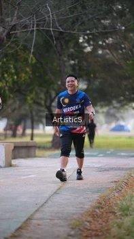 Runner Photo 4323530