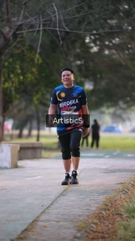 Runner Photo 4323533