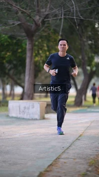 Runner Photo 4323536