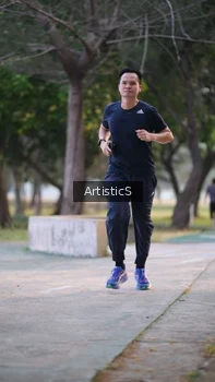 Runner Photo 4323537