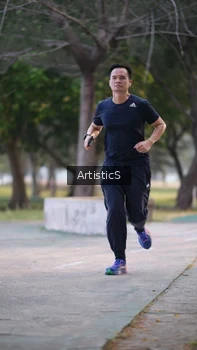 Runner Photo 4323538