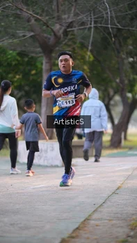 Runner Photo 4323540