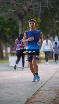 Runner Photo 4323549