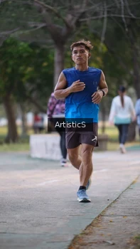 Runner Photo 4323550
