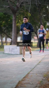 Runner Photo 4323566