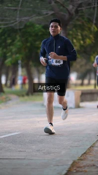 Runner Photo 4323568