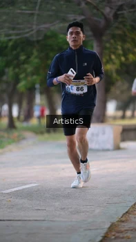 Runner Photo 4323570