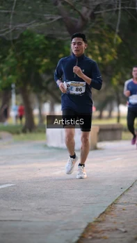 Runner Photo 4323571