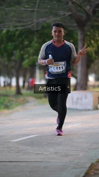 Runner Photo 4323575