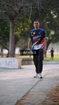 Runner Photo 4323578