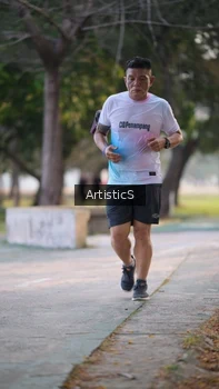 Runner Photo 4323596