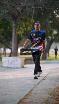 Runner Photo 4323597