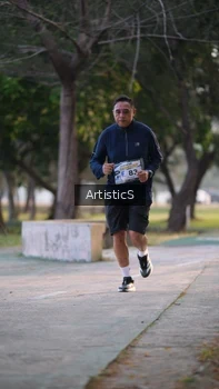 Runner Photo 4323600