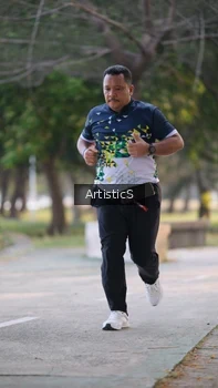 Runner Photo 4323623