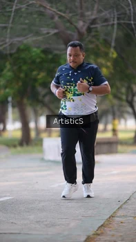 Runner Photo 4323624