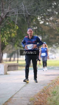 Runner Photo 4323627