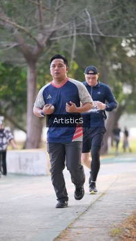 Runner Photo 4323637