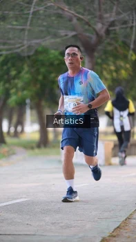 Runner Photo 4323645