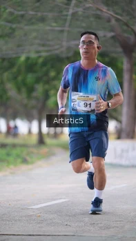 Runner Photo 4323648