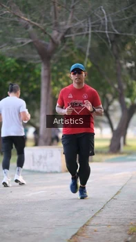 Runner Photo 4323656
