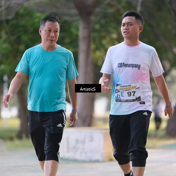 Runner Photo 4323692