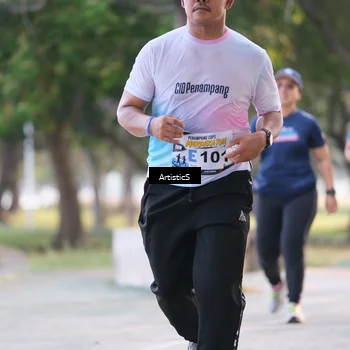 Runner Photo 4323703