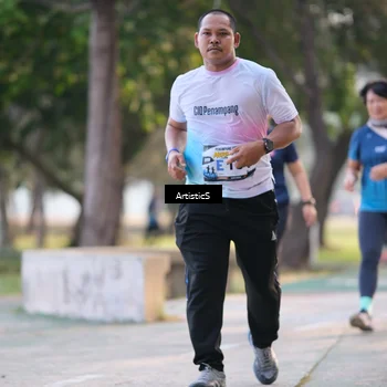 Runner Photo 4323706