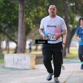 Runner Photo 4323710