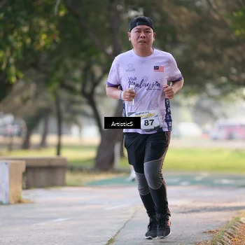 Runner Photo 4323735