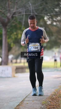 Runner Photo 4323746