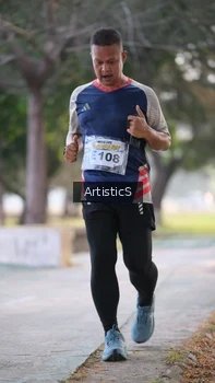 Runner Photo 4323748