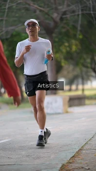 Runner Photo 4323752