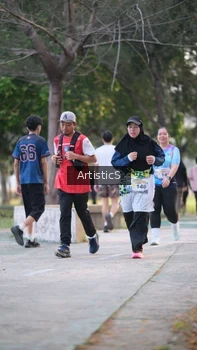 Runner Photo 4323775