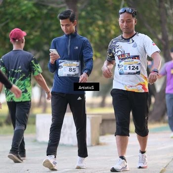 Runner Photo 4323790