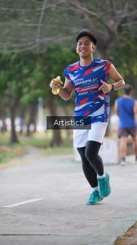 Runner Photo 4323804