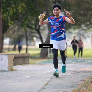 Runner Photo 4323811