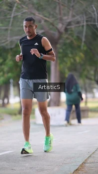 Runner Photo 4323851
