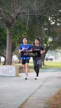 Runner Photo 4323870
