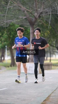 Runner Photo 4323875