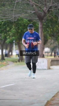 Runner Photo 4323879