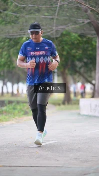 Runner Photo 4323885