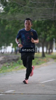 Runner Photo 4323926