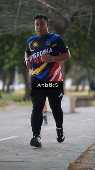 Runner Photo 4323933